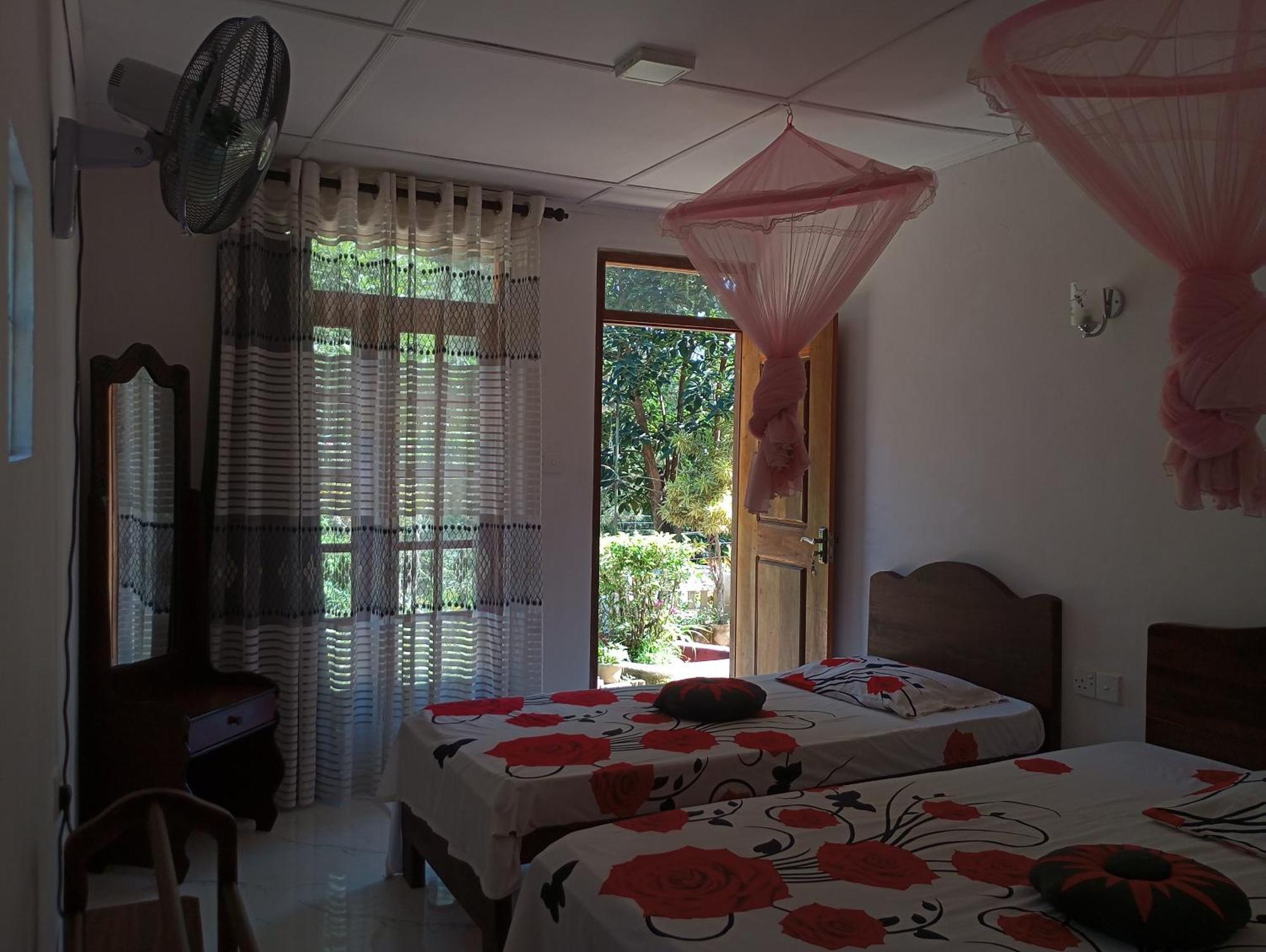 Pleasure Mount Homestay Элла Экстерьер фото
