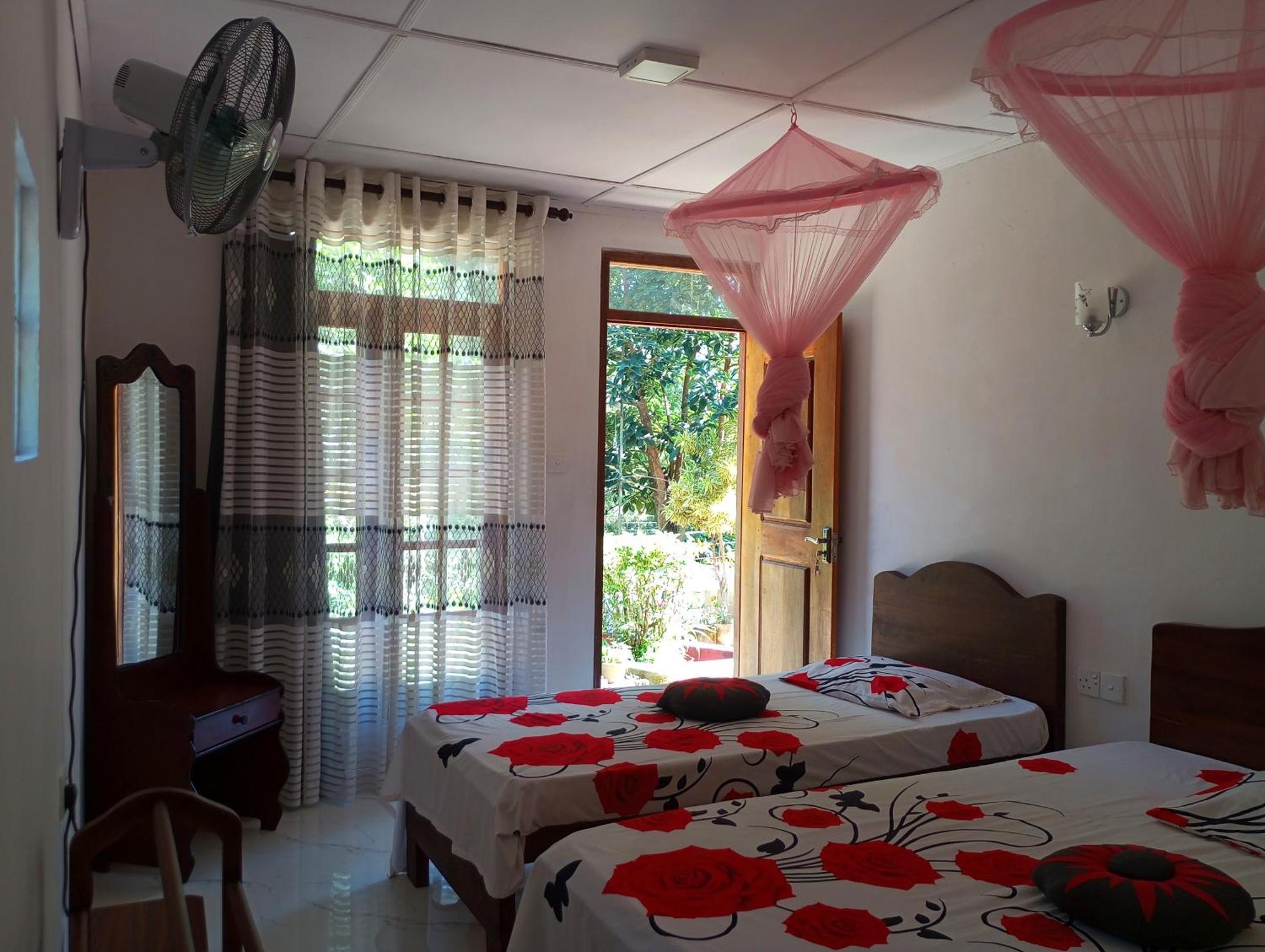 Pleasure Mount Homestay Элла Экстерьер фото